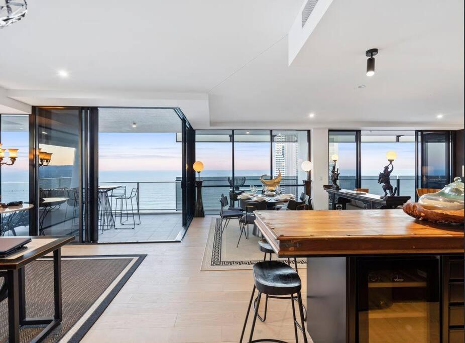 Exclusive Circle On Cavil Sub-Penthouse Luxury Apt - Hosted By Coastal Letting Gold Coast Kültér fotó
